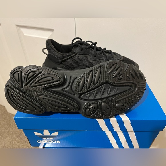 BNWT Adidas Ozweego - Triple Black - Picture 3 of 7